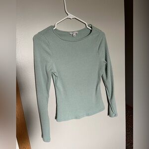 Haute monde long sleeve fitted top size small